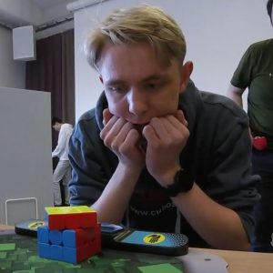 jakob-gunnarsson-svenskt-rekord-i-rubiks-kub